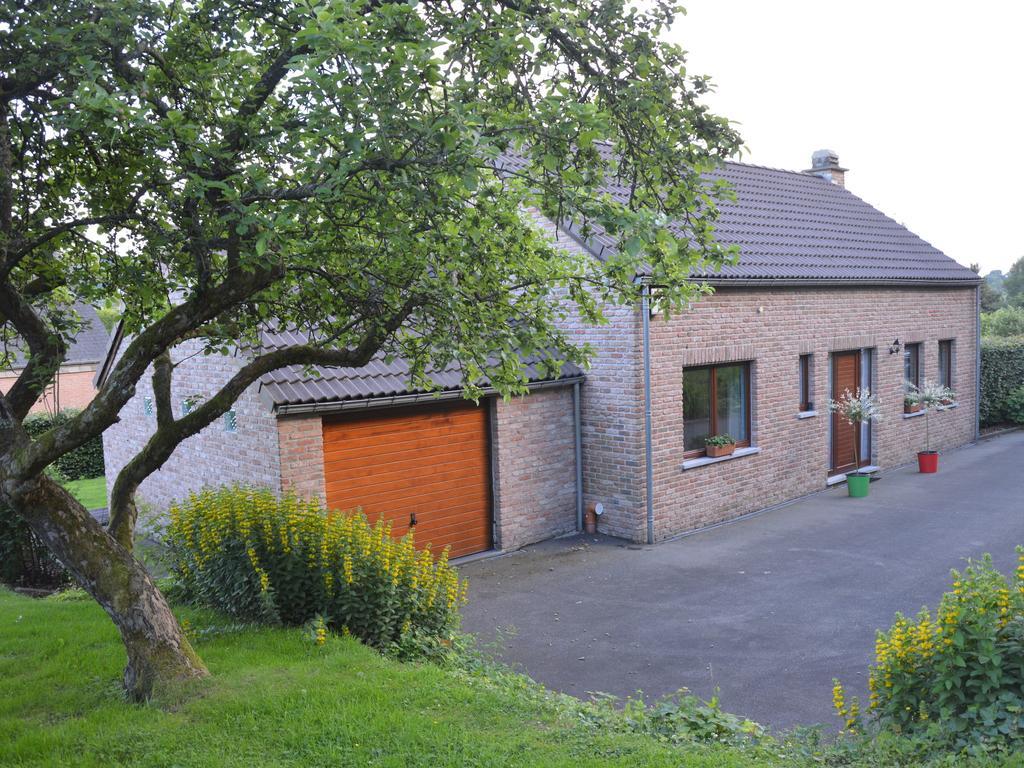 Modern Holiday Home In Stavelot With Fireplace Екстериор снимка