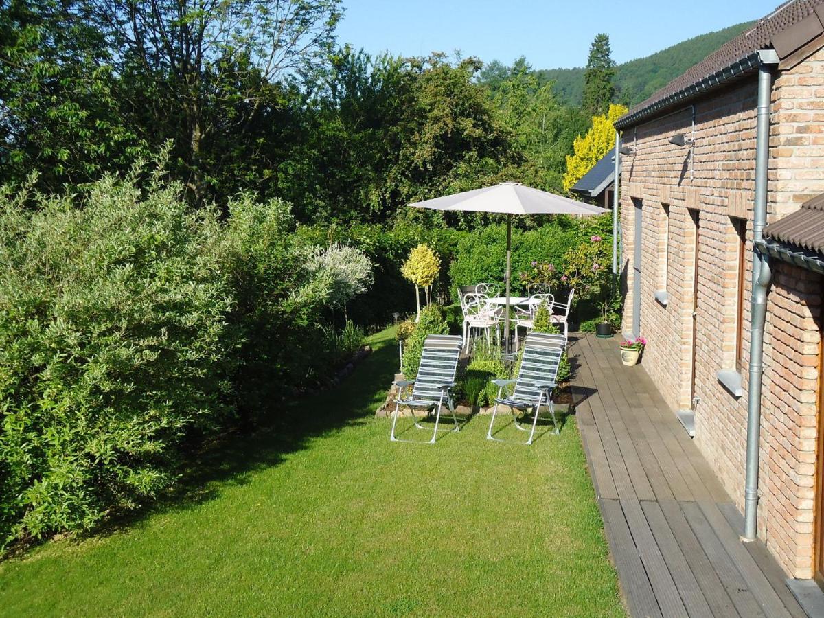 Modern Holiday Home In Stavelot With Fireplace Екстериор снимка